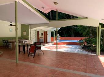 Hermosa casa a la venta en el hermoso Punta Leona, Puntarenas. #20-758