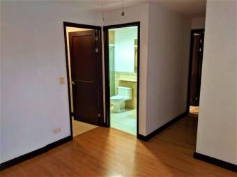 Se alquila espacio apartamento moderno en santa ana centro 20-1505