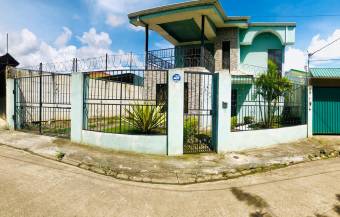 V#73 Amplia Casa en venta/ Cartago
