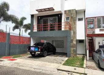Se Vende Casa en Condominio TECKNAU, Santo Domingo, Heredia