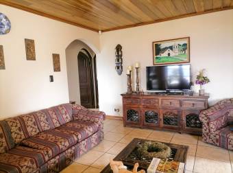 VENTA DE PROPIEDAD CON CASA Y BODEGA, CARTAGO