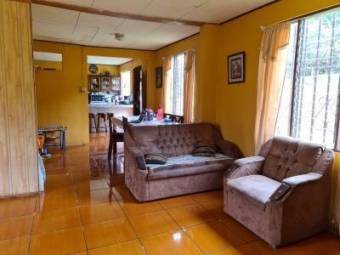 MLS-21-2213 VENTA CASA VERBENA NORTE TURRIALBA 