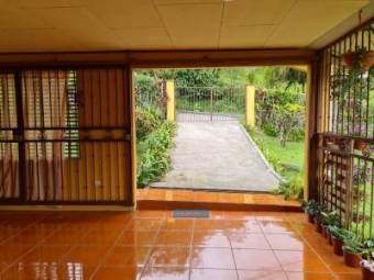 MLS-21-2213 VENTA CASA VERBENA NORTE TURRIALBA 