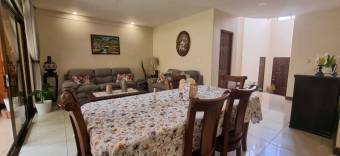 Sale of beautiful house in private residential, Tres Ríos