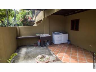 V#399 Se Alquila Casa en Exclusivo Condominio en Jacó