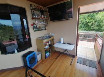 Vendo  bella casa con apartamento en SAN ISIDRO HEREDIA