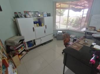 Vendo  bella casa con apartamento en SAN ISIDRO HEREDIA