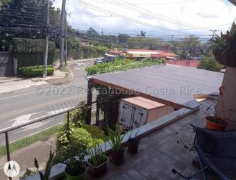 Se vende espaciosa casa en Rio Oro Santa Ana 22-2258