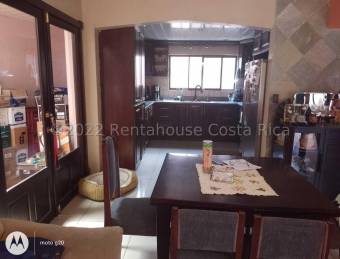 Se vende espaciosa casa en Rio Oro Santa Ana 22-2258