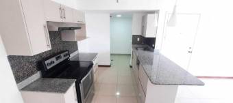 Se alquila apartamento en Lagunilla con excelente luz natural 22-2500