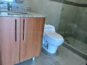 Se alquila apartamento en los Yoses San Jose 22-2246