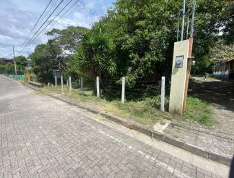 Se vende lote en Escazu centro frente a calle publica 23-3294