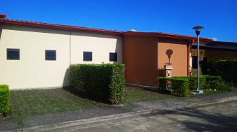 se vende espaciosa con patio y casa facil accceso a la 27 en San Rafael de Alajuela 23-1249