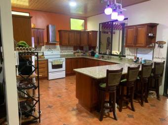 MLS-23-3304 VENTA CASA CIUDAD COLON SAN JOSE