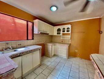 Se vende espaciosa casa excelente ubicacion en Merecedes Norte 23-2289