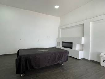 Se vende casa con excelente iluminacion natural en San Pablo Heredia 23-397