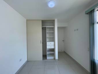 Se vende casa con excelente iluminacion natural en San Pablo Heredia 23-397