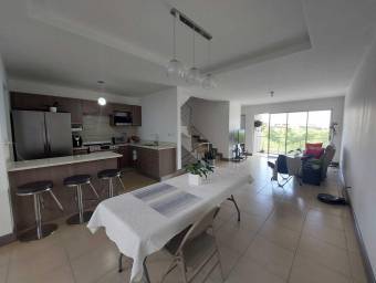 Se vende casa moderna en San Pablo de Heredia 23-3303