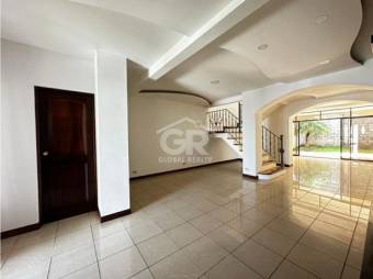 Spacious house for rent located in a residential area, Ayarco de Curridabat