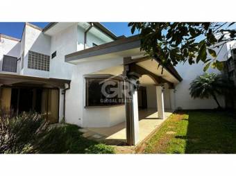 Spacious house for rent located in a residential area, Ayarco de Curridabat