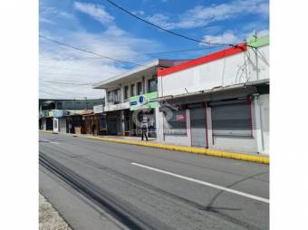 Se Alquila Local Comercial en Calle Principal de Tres Ríos.