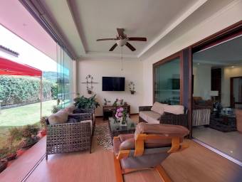 Espectacular Casa en Santa Ana Piedades en Venta. CG-23-3067