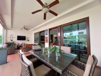 Espectacular Casa en Santa Ana Piedades en Venta. CG-23-3067