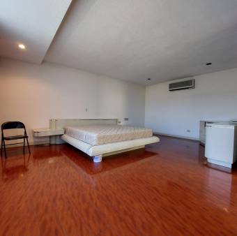 Espectacular y  Moderna Casa en Rohrmoser en Venta. CG-23-794