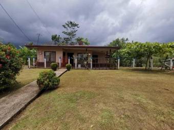 MLS-23-1695 VENTA LOTE CON CASA VENECIA SAN CARLOS