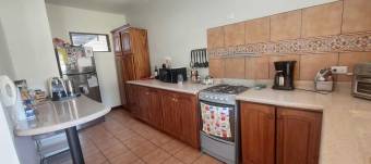 se vende espaciosa casa en Pozos de Santa Ana 23-3441