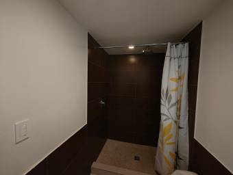 Se alquila apartamento semi amueblado en Ulloa Heredia 23-3144