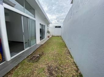 Casa una planta condominio Málaga Ciruelas de Alajuela #1907