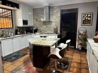 House for sale in Ayarco Sur, Curridabat, San José.