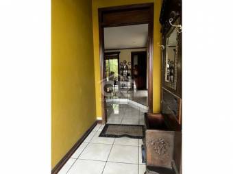 House for sale in Ayarco Sur, Curridabat, San José.