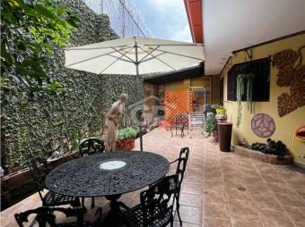 House for sale in Ayarco Sur, Curridabat, San José.