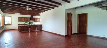 BEAUTIFUL VILLA FOR RENT WITH PRIVATE GARDEN
