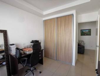 Se vende casa moderna en Brasil de Santa Ana 23-2910