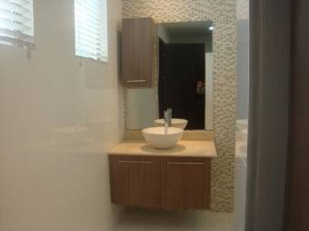 Fabuloso y Exclusivo Apartamento en Santa Ana en Alquiler. CG-23-2600