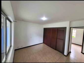 Se alquila espacios apartamento con patio en pozos de Santa Ana 23-3446