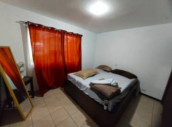 Se alquila espacios apartamento con patio a metros del hospital metropolitano 23-3467