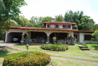 Casa en Venta en Garita, Alajuela. RAH 23-3393