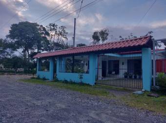 Bella y Moderna Casa en Guapiles Centro en Venta. CG-23-2498