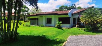 Espectacular Quinta con Casa en Quintas del Trópico de Guapiles en Venta. CG-23-3178