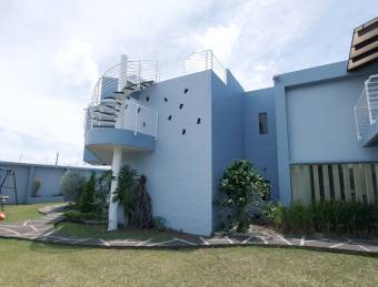 Venta de espectacular casa, con acabados de lujo, en  Ciudad Quesada, MLS #23-3182 Price $704,000