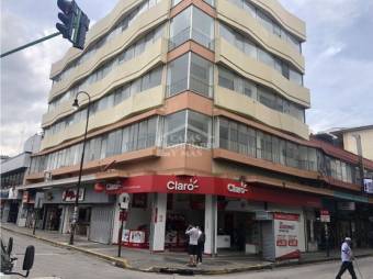 Se alquila local comercial en San José Centro