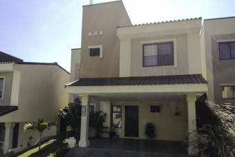 VENTA DE CASA EN CONDOMINIO EN MORAVIA