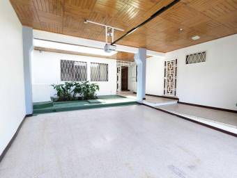 Espectacular Casa en Moravia en Venta. CG-23-2436