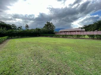 VENTA Lote con vista al volcán, condominio en La Fortuna