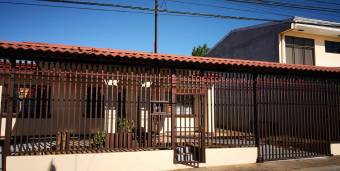 Beautiful house for rent in Alajuela, Costa Rica near airport with parking