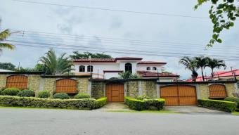 Casa independiente a la venta en Guachipelín de Escazú, San José.